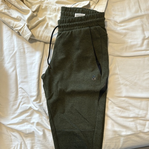 Bundle of sweatpants - Picture 4 of 4